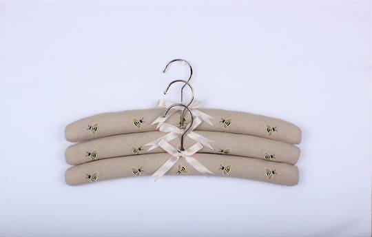 Bee linen coat hangers - set of 3. Code: EH-BEE/LIN